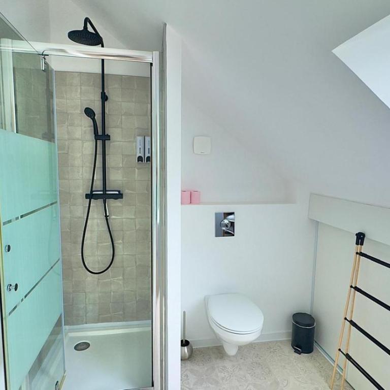 HappyNest Studio - 5 min City Center Station - WiFi - Appartement 1 Chambre - 5