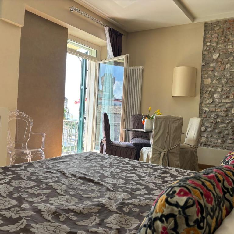 Oreste Suite - Junior Suite Deluxe con Balcone e Vista Lago - 3