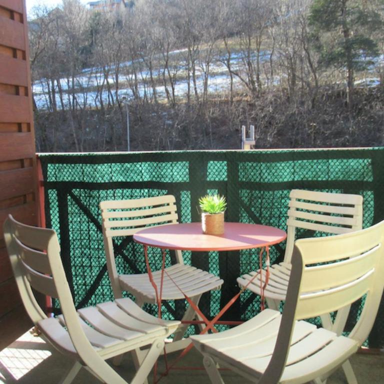 Apt 2 stars at the foot of the slopes in Briançon - Apartment - 4