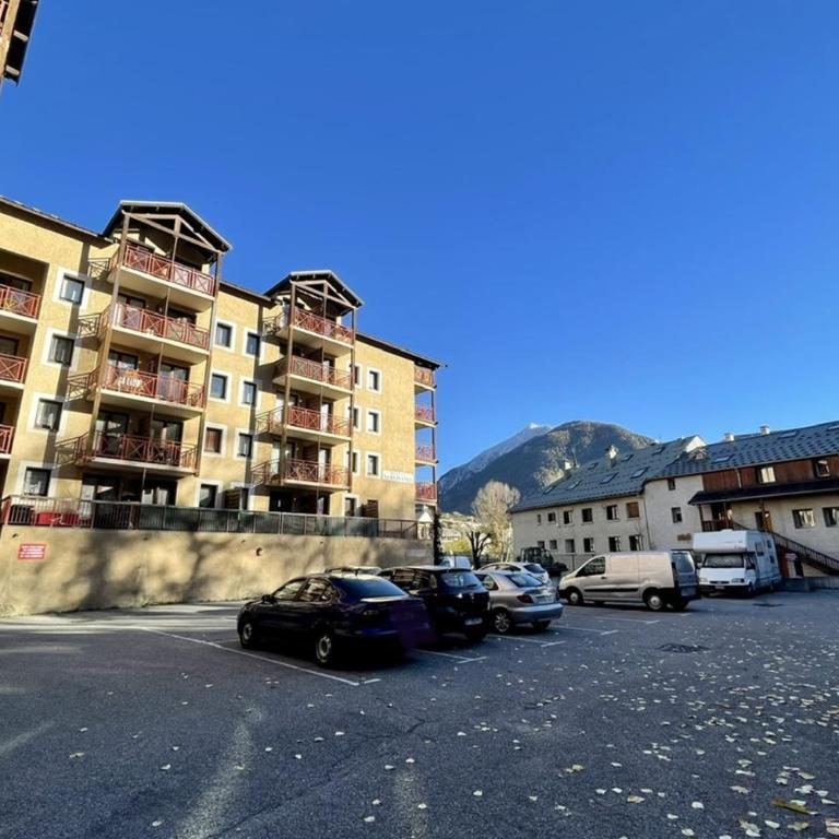 Apt 2 stars at the foot of the slopes in Briançon - Apartment - 30