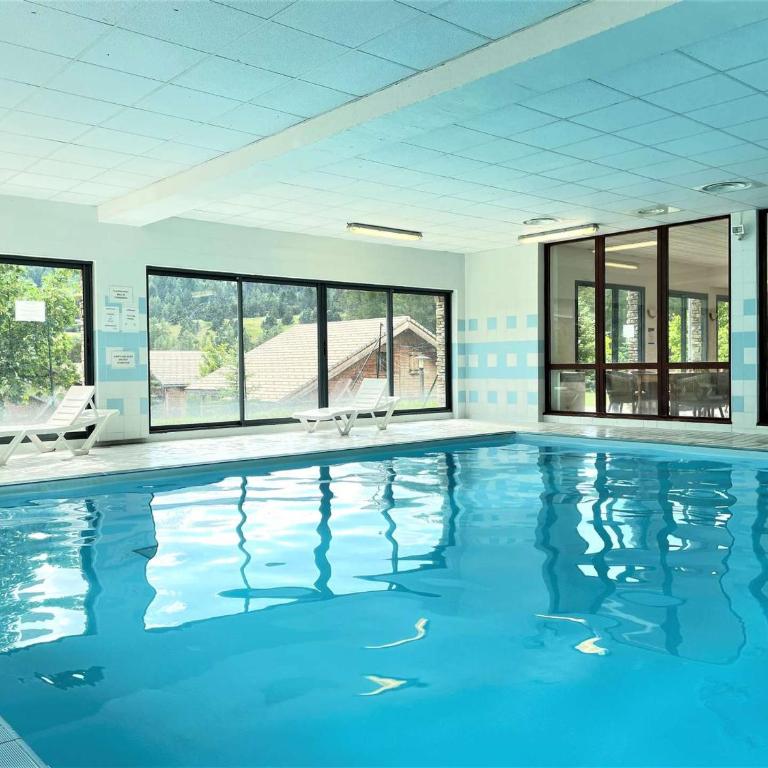 Chalet lumineux 3 pièces, 4 pers, proche remontées et pistes, balcon, parking, wifi gratuit - FR-1-525-270 - Chalet - 24