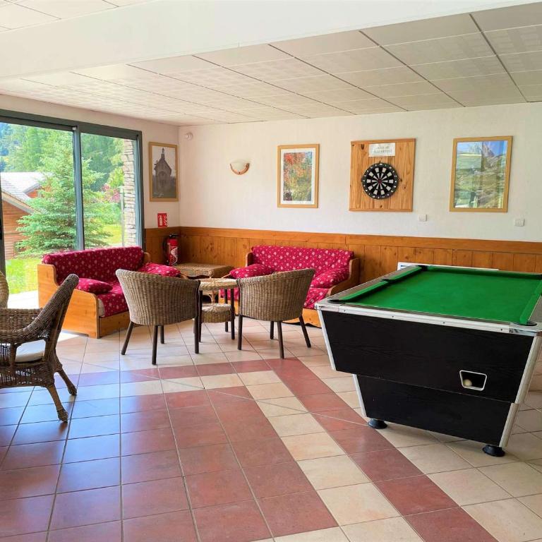 Chalet lumineux 3 pièces, 4 pers, proche remontées et pistes, balcon, parking, wifi gratuit - FR-1-525-270 - Chalet - 25