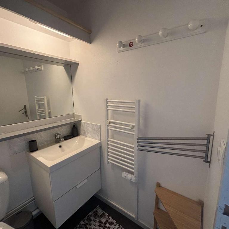 Appartement cosy pour 4 pers. avec balcon, parking et accès facile aux pistes - Alpe d'Huez - Appartement 1 Chambre - 10