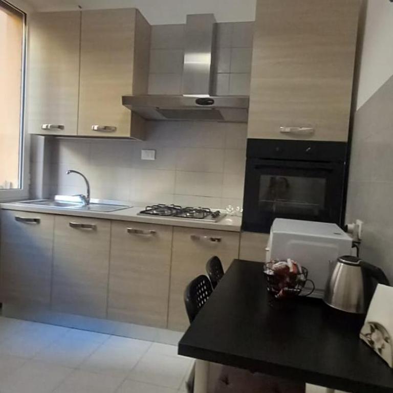 Alessandro's Home - Appartamento con 1 Camera da Letto - 6