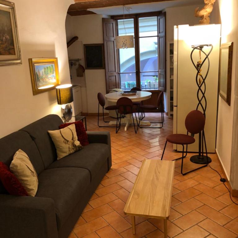 Dante States Apartments - One-Bedroom Apartment - 46