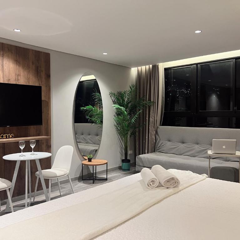 SUITE DE LUJO FARO con Aire Acondicionado y Coworking - One-Bedroom Apartment - 1