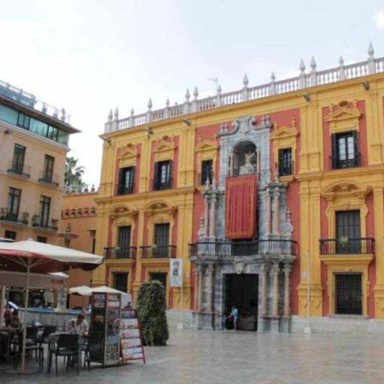Spacious apartment near the Cathedral - Apartamento - 24