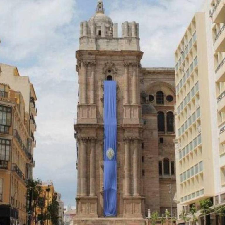 Spacious apartment near the Cathedral - Apartamento - 25