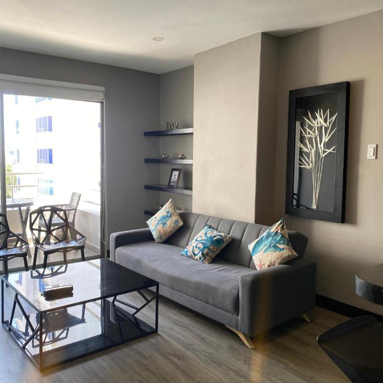Apto Torre Centauro, El Laguito - Three-Bedroom Apartment - 1