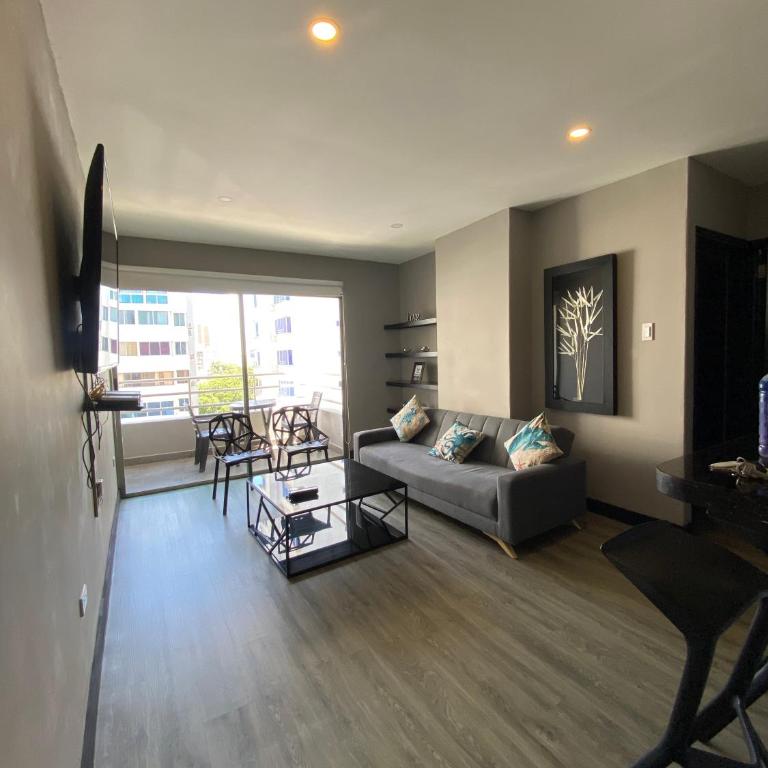 Apto Torre Centauro, El Laguito - Three-Bedroom Apartment - 5