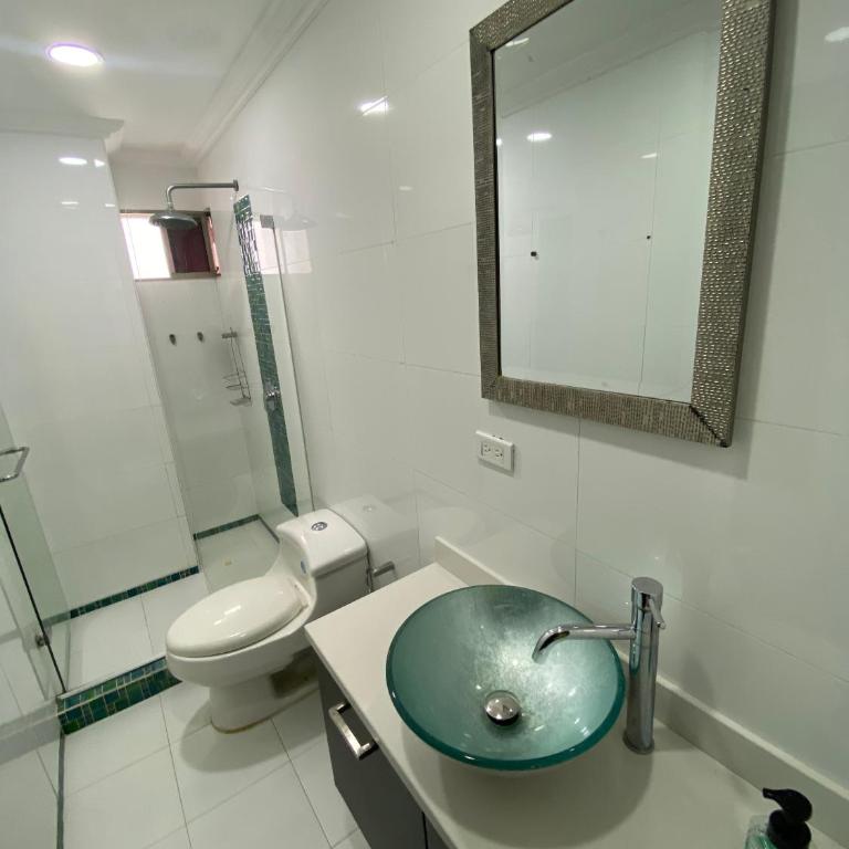 Apto Torre Centauro, El Laguito - Three-Bedroom Apartment - 6