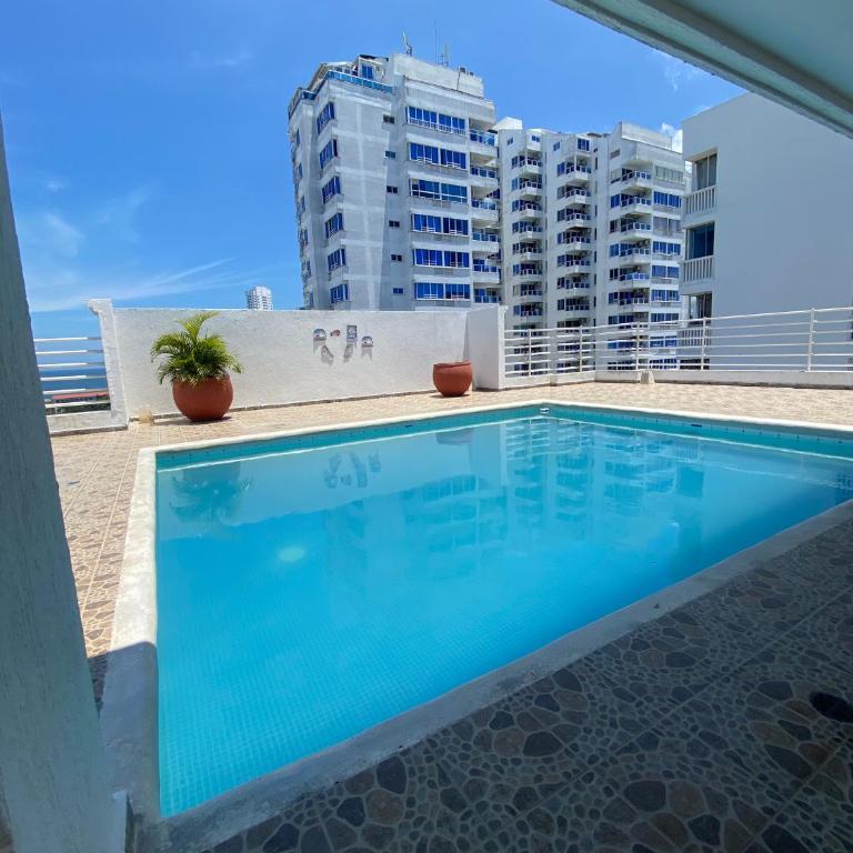 Apto Torre Centauro, El Laguito - Three-Bedroom Apartment - 7