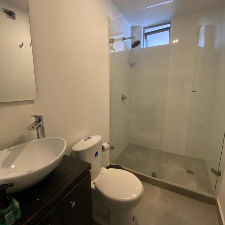 Apto Torre Centauro, El Laguito - Three-Bedroom Apartment - 10