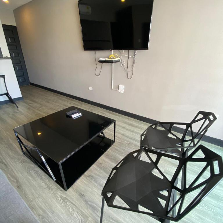 Apto Torre Centauro, El Laguito - Three-Bedroom Apartment - 13