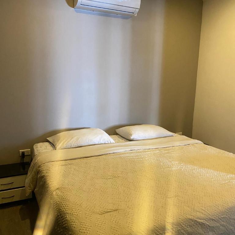 Apto Torre Centauro, El Laguito - Three-Bedroom Apartment - 16