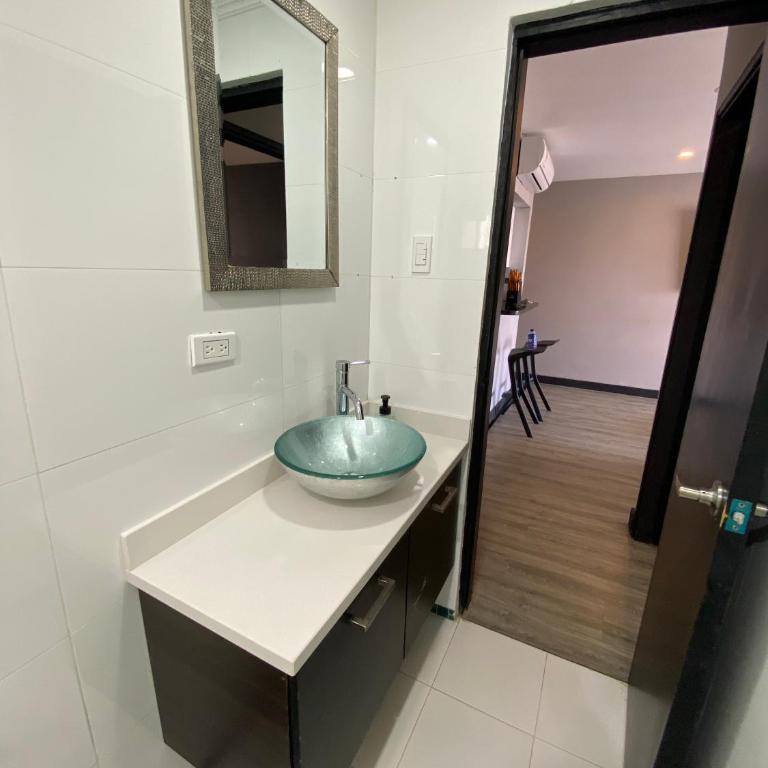 Apto Torre Centauro, El Laguito - Three-Bedroom Apartment - 19