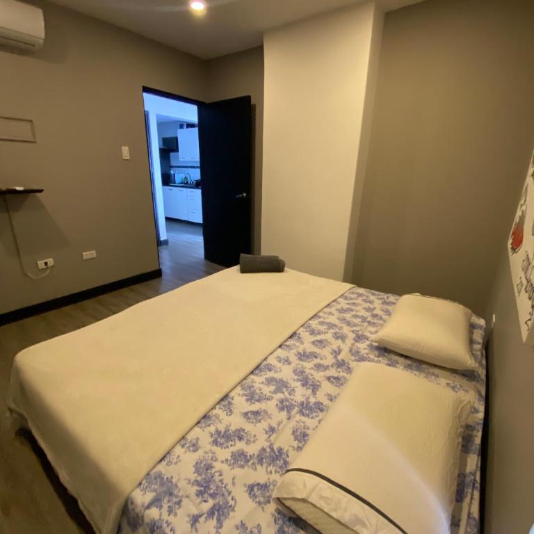 Apto Torre Centauro, El Laguito - Three-Bedroom Apartment - 31