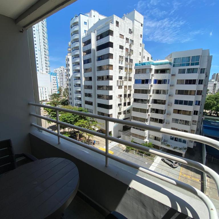 Apto Torre Centauro, El Laguito - Three-Bedroom Apartment - 33
