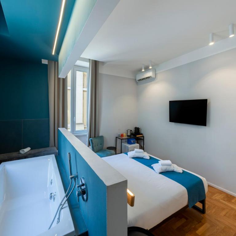 Carrara 24 - Double Room with Spa Bath - 2