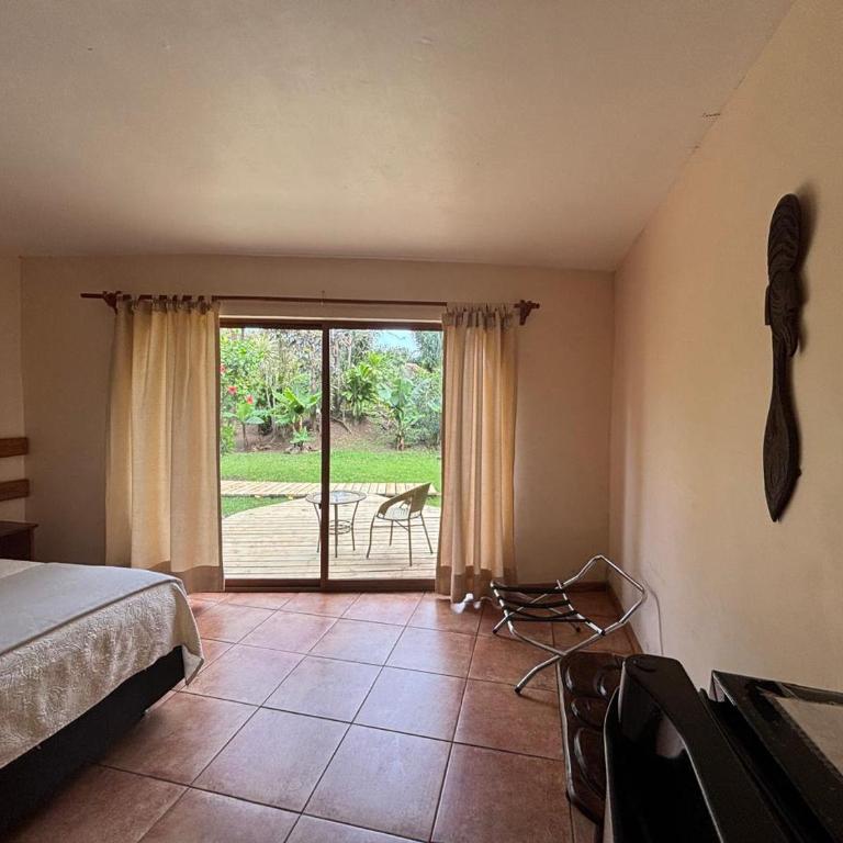 Hotel O'Hiro Rapa Nui - Habitación Triple con vistas al jardín - 9