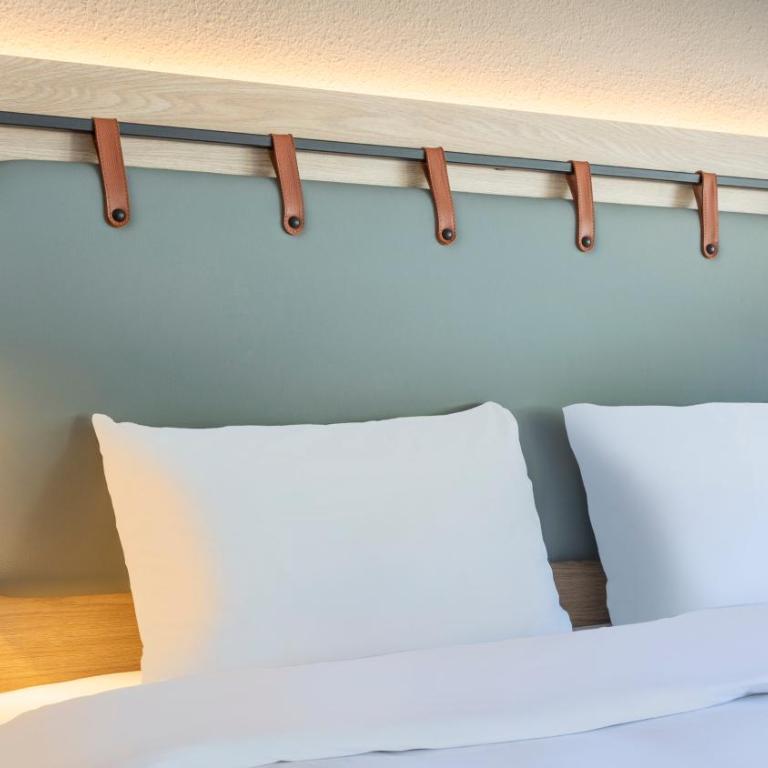 Campanile NATURE - Marseille Saint-Antoine - Chambre Standard - 1 Lit Queen-Size - 4