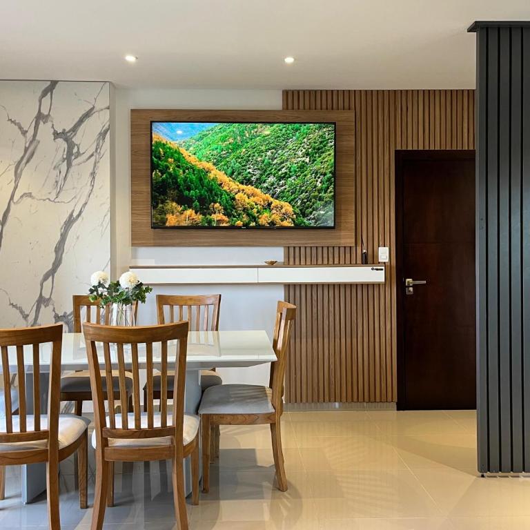 Tu refugio con estilo y vistas - Two-Bedroom Apartment - 2