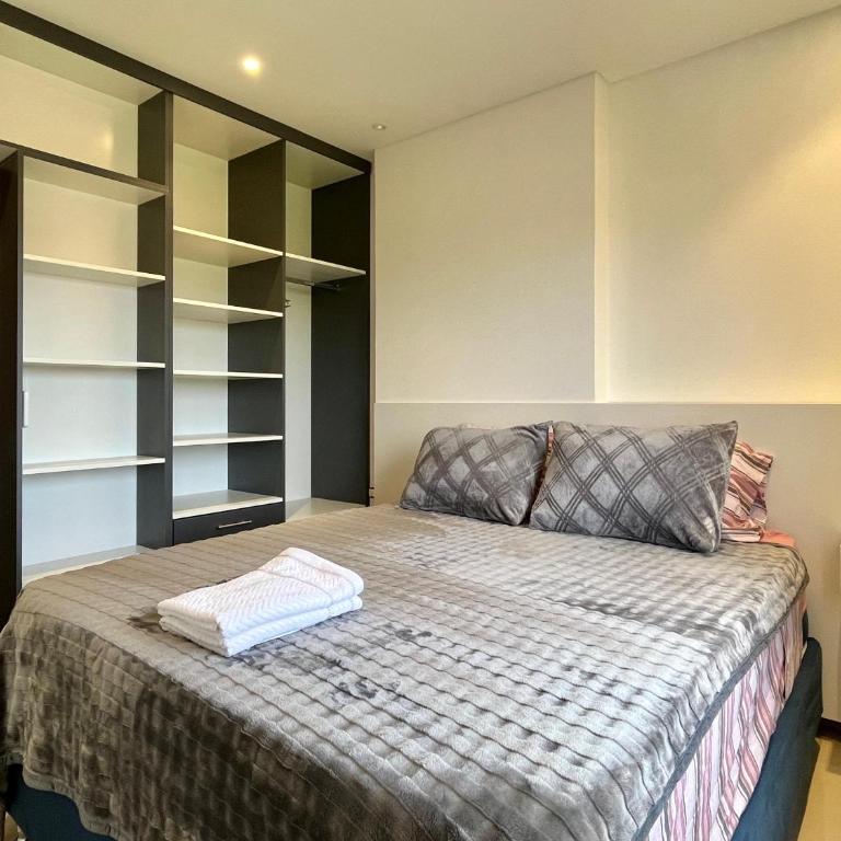 Tu refugio con estilo y vistas - Two-Bedroom Apartment - 13