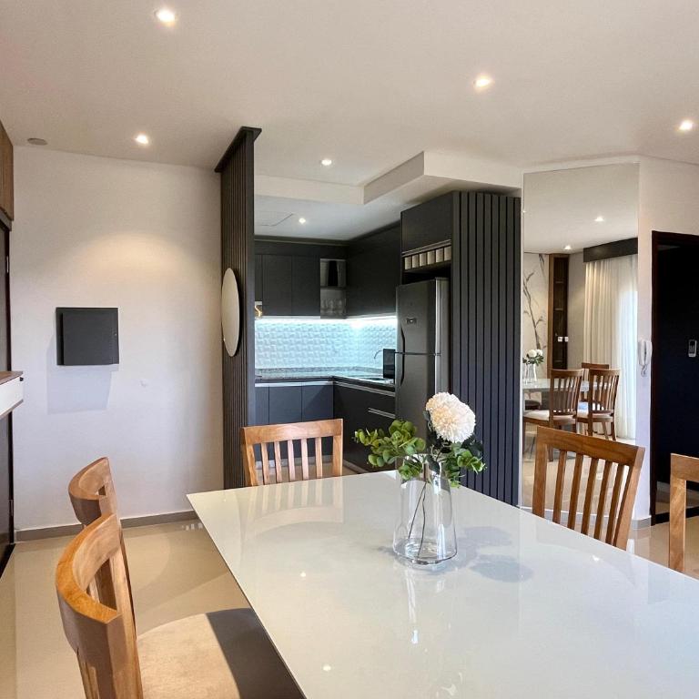Tu refugio con estilo y vistas - Two-Bedroom Apartment - 7