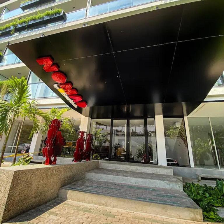 Beautiful Dpto in the heart of Equipetrol with Rooftop - One-Bedroom Apartment - 25