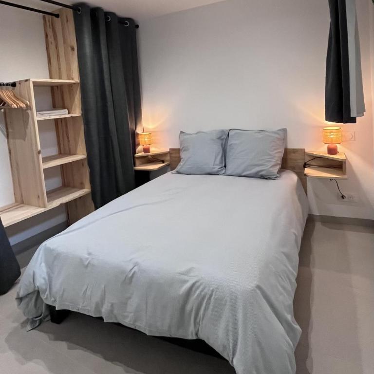 Logement neuf au centre de Martigues avec parking - Apartment - 10