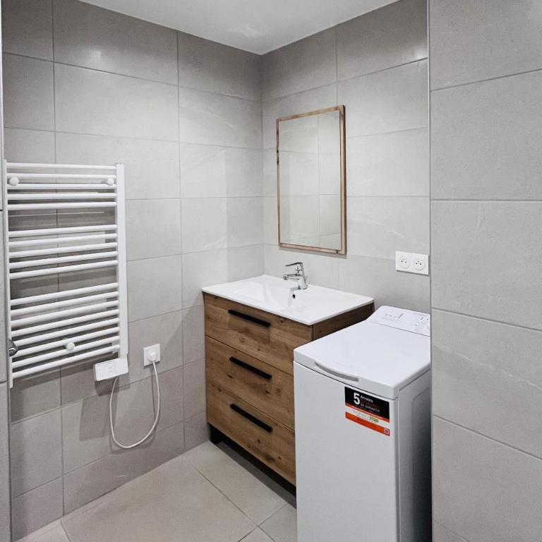 Logement neuf au centre de Martigues avec parking - Apartment - 8