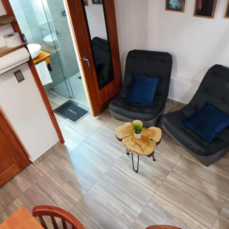 Hospedaje Oasis Blue Laureles Medellín - Habitación Doble con baño privado - 3