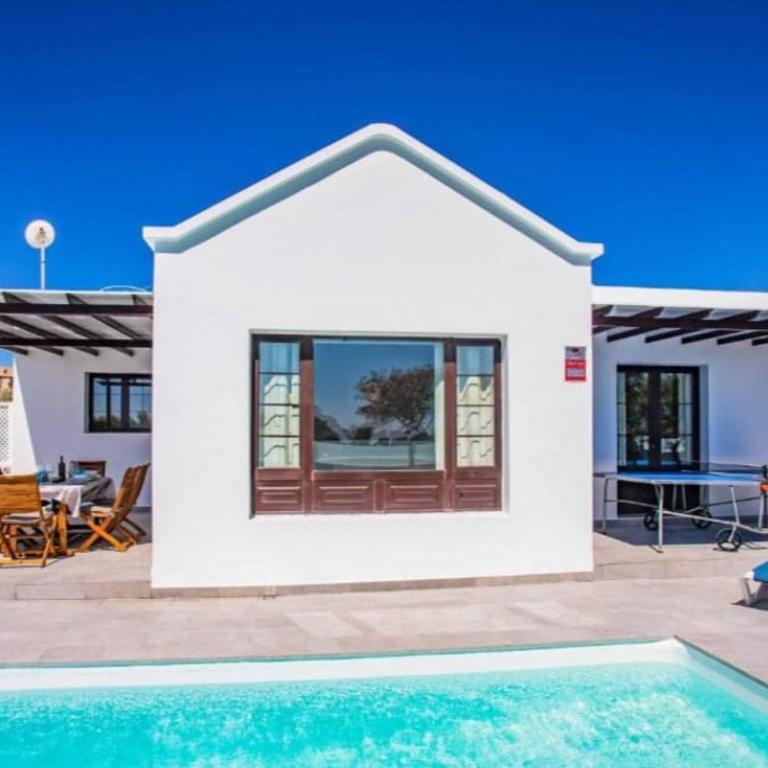 El Mirador - Three-Bedroom Villa - 17
