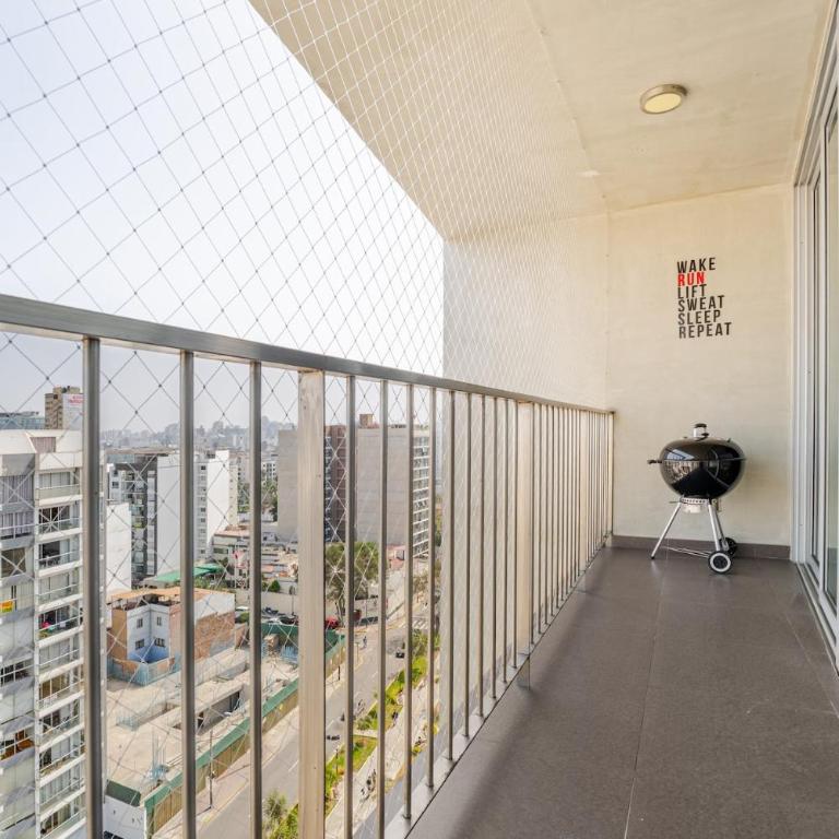 Miraflores - departamento con 3 dormitorios - Three-Bedroom Apartment - 20