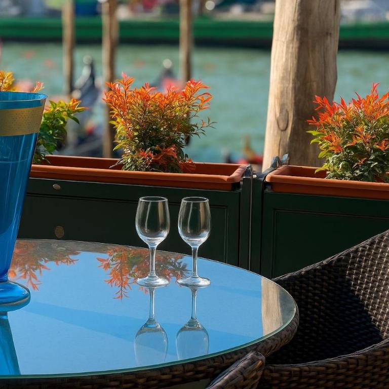 Grand Canal Diamond - Two -Bedroom Apartment with Terrace and Canal View - 7