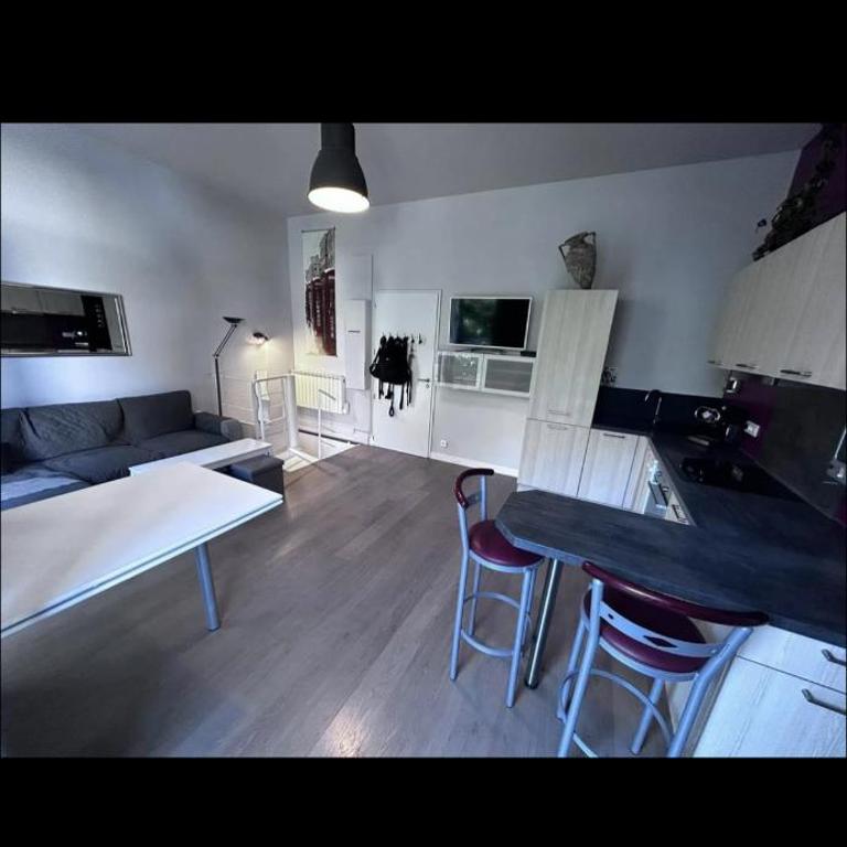 Loue chambre indépendante - Appartement 1 Chambre - 1
