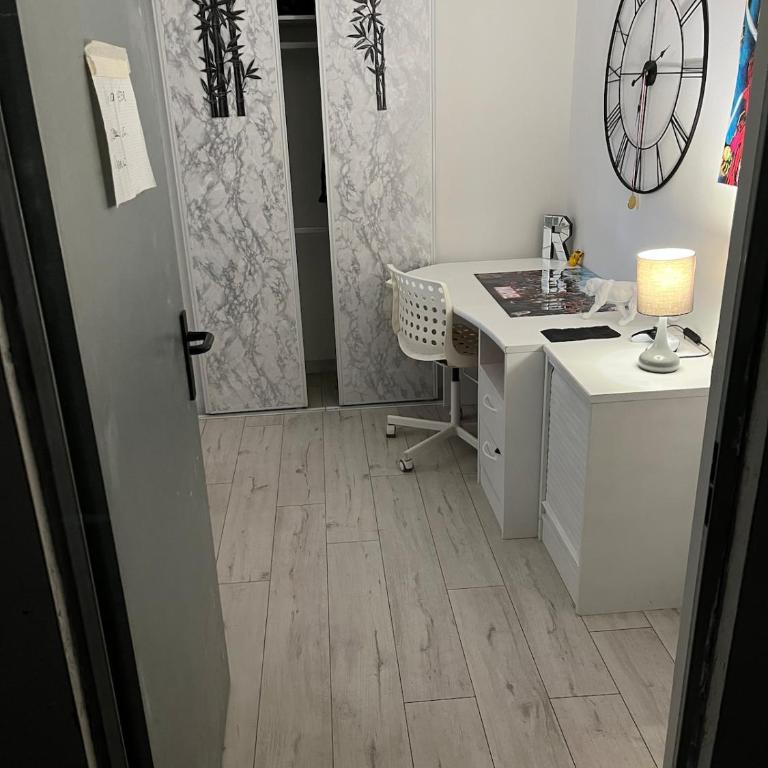 Loue chambre indépendante - Appartement 1 Chambre - 6