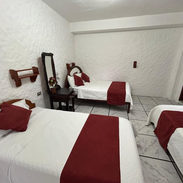 Hostal Sir Francis Drake - Habitación Triple Superior - 5