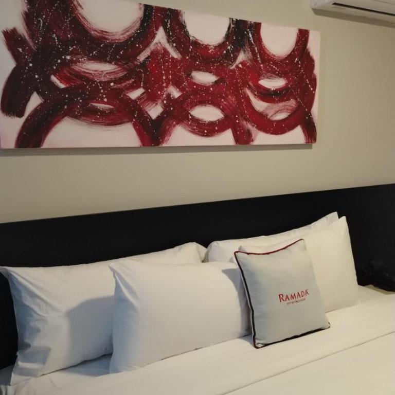 Ramada Suites by Wyndham Asuncion Aeropuerto - Superior Room with One King Bed and One Single Bed - Non-Smoking - 3