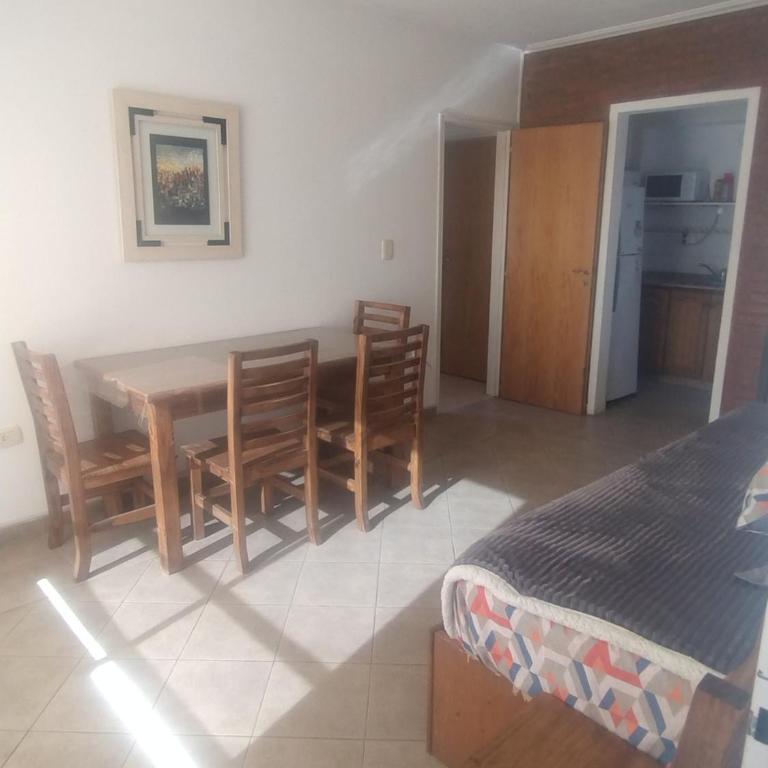 Dpto Zapiola - 2 Ambientes 3er piso por escalera - Apartamento de 1 dormitorio - 4
