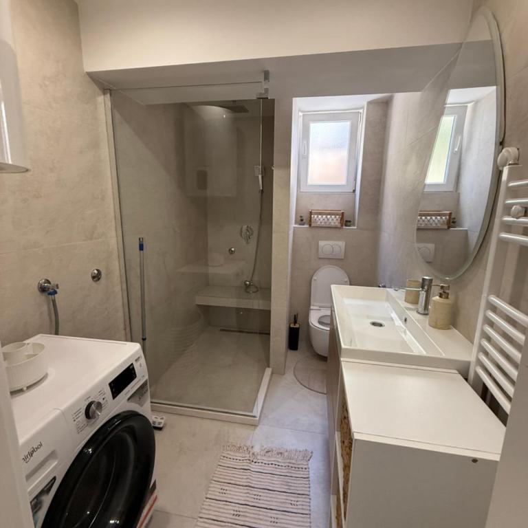 Apartment 528 - One-Bedroom Premium Apartment - 10