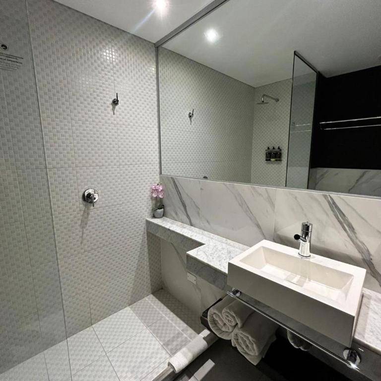 Pinares Panorama Suites, Spa & Convention Center - Habitación Doble con bañera de hidromasaje - 6