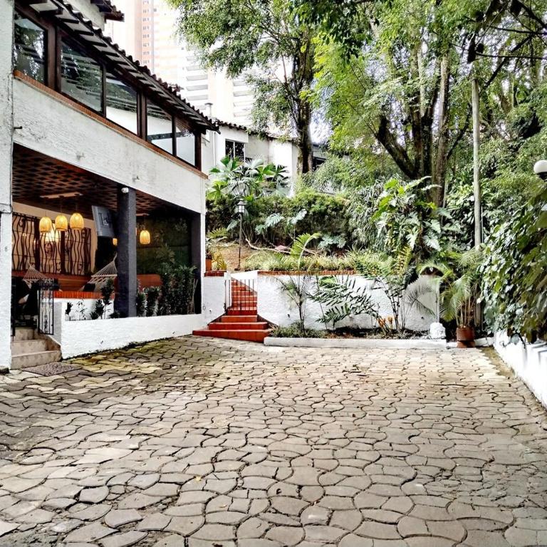 Casa Amsterdam with Jacuzzi in Poblado Medellín - Three-Bedroom House - 14