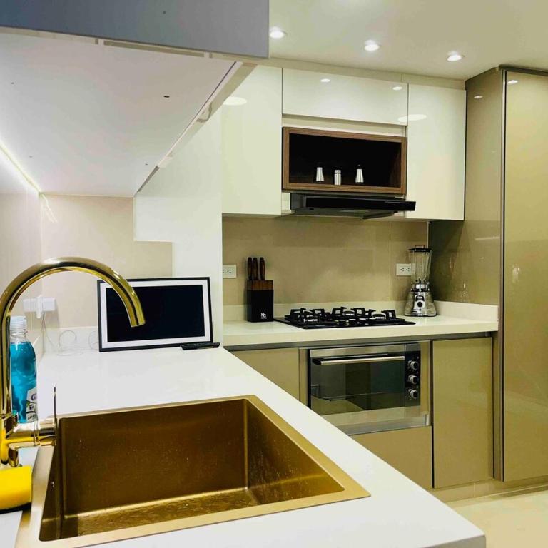 Casa Amsterdam with Jacuzzi in Poblado Medellín - Three-Bedroom House - 25