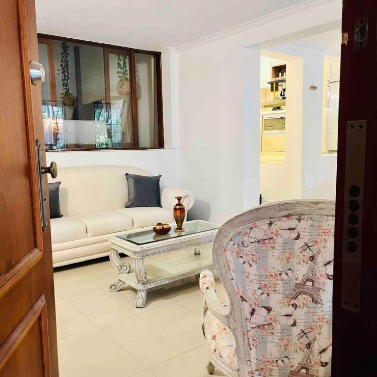 Casa Amsterdam with Jacuzzi in Poblado Medellín - Three-Bedroom House - 28