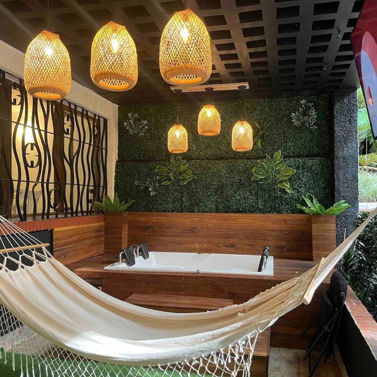 Casa Amsterdam with Jacuzzi in Poblado Medellín - Three-Bedroom House - 34