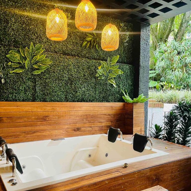 Casa Amsterdam with Jacuzzi in Poblado Medellín - Three-Bedroom House - 35