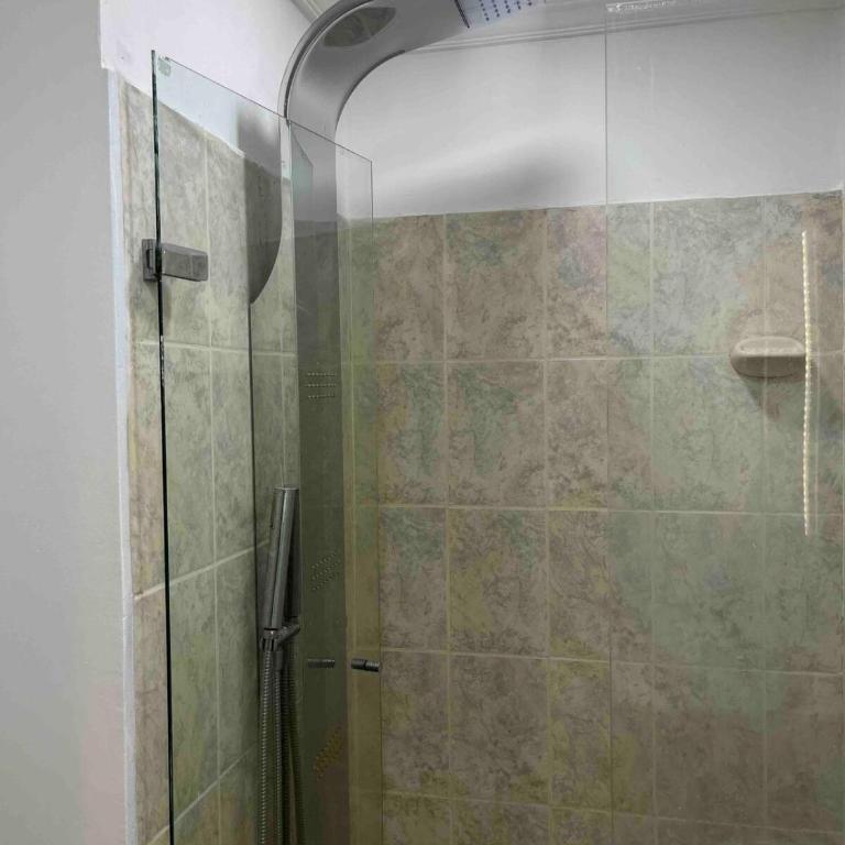 Casa Amsterdam with Jacuzzi in Poblado Medellín - Three-Bedroom House - 36