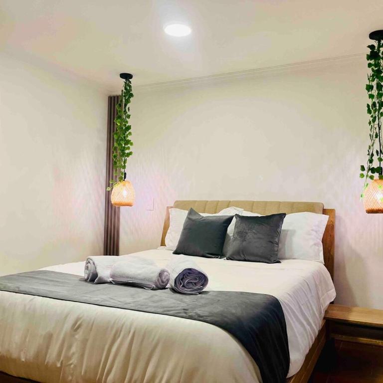 Casa Amsterdam with Jacuzzi in Poblado Medellín - Three-Bedroom House - 39