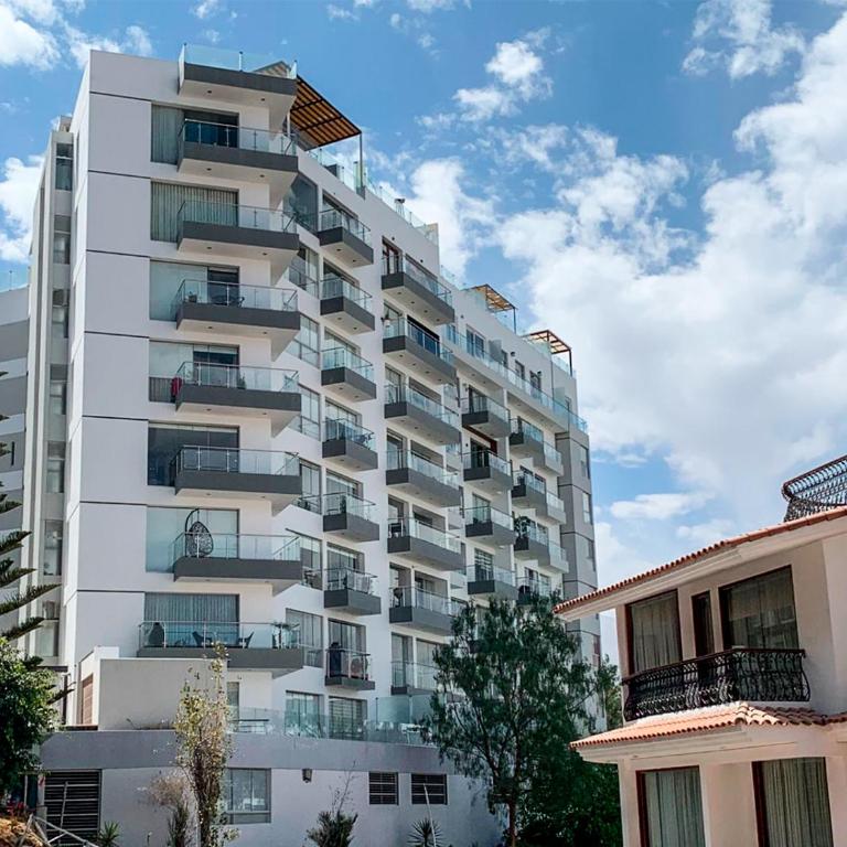 LUXURY CAYMA 2 - Impresionante vista a la campiña sin salir de la ciudad - Deluxe Apartment - 2
